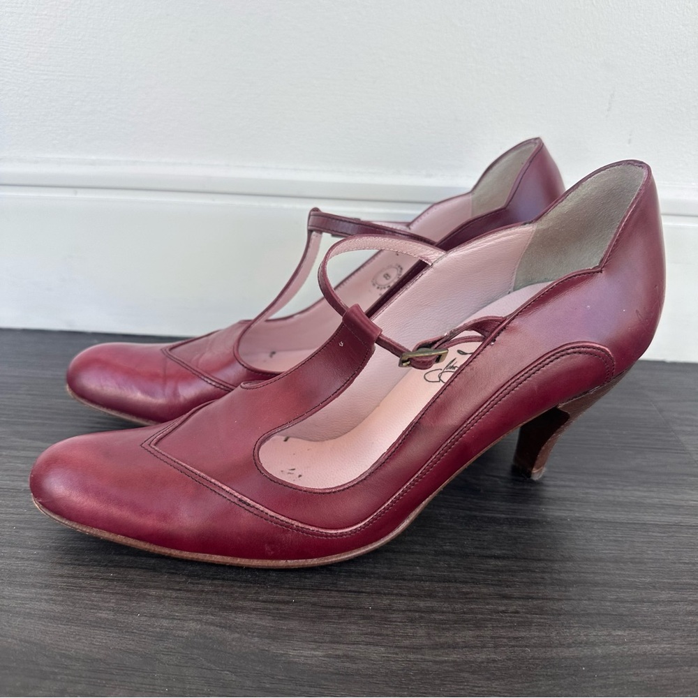 John Fluevog Women’s Teapots Sencha T Strap Leather Wooden Heels Burgundy 8 - Picture 3 of 10